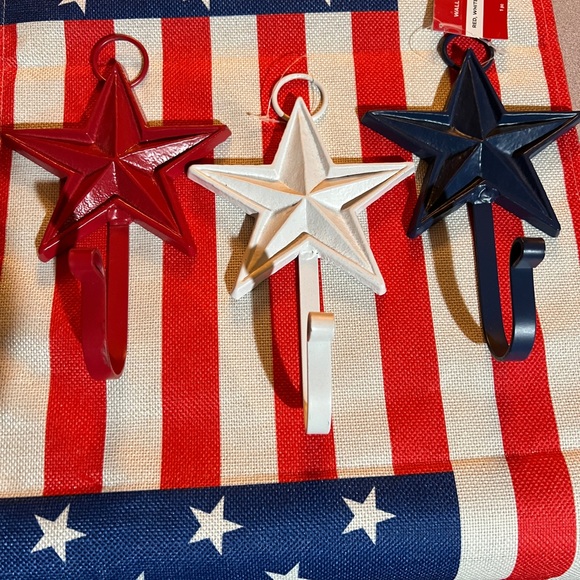 unknown Other - Set of 3 metal star wall hooks- red, white, and blue.